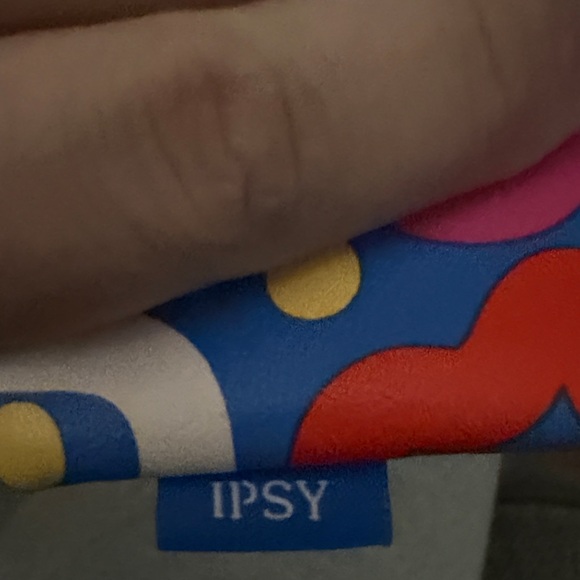 3/$6 Ipsy makeup bag - Picture 4 of 4